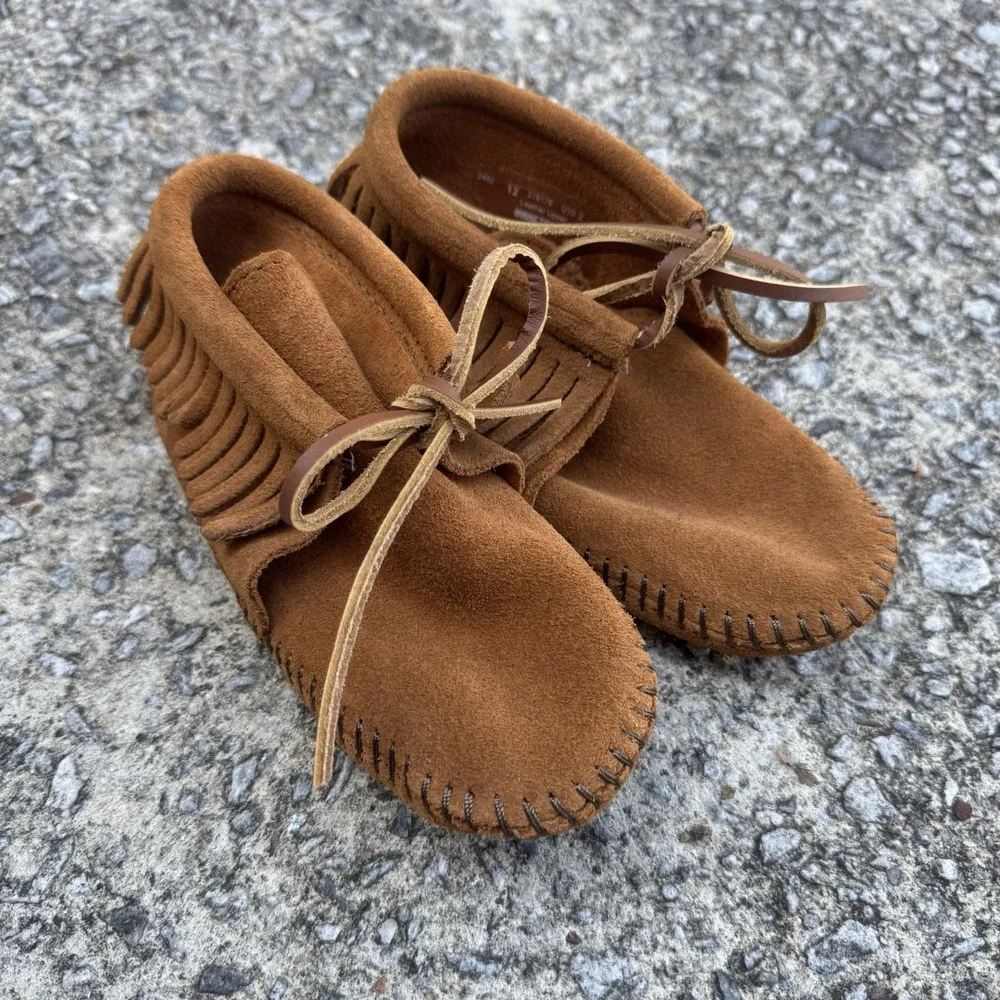 Minnetonka Classic Fringe Boots Kids Sz 12 Laces Soft Sole Brown Suede Leather